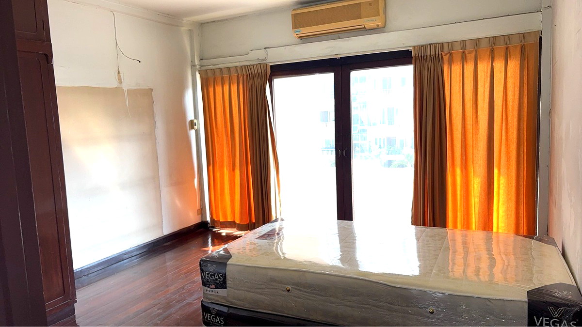 Pictures of PT Place 1/7