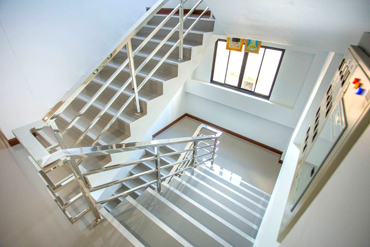 Pictures of TP Resident 19/32