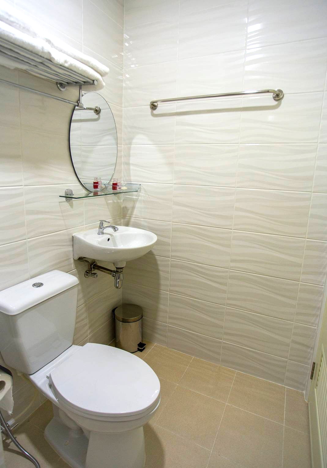 Pictures of TP Resident 9/32