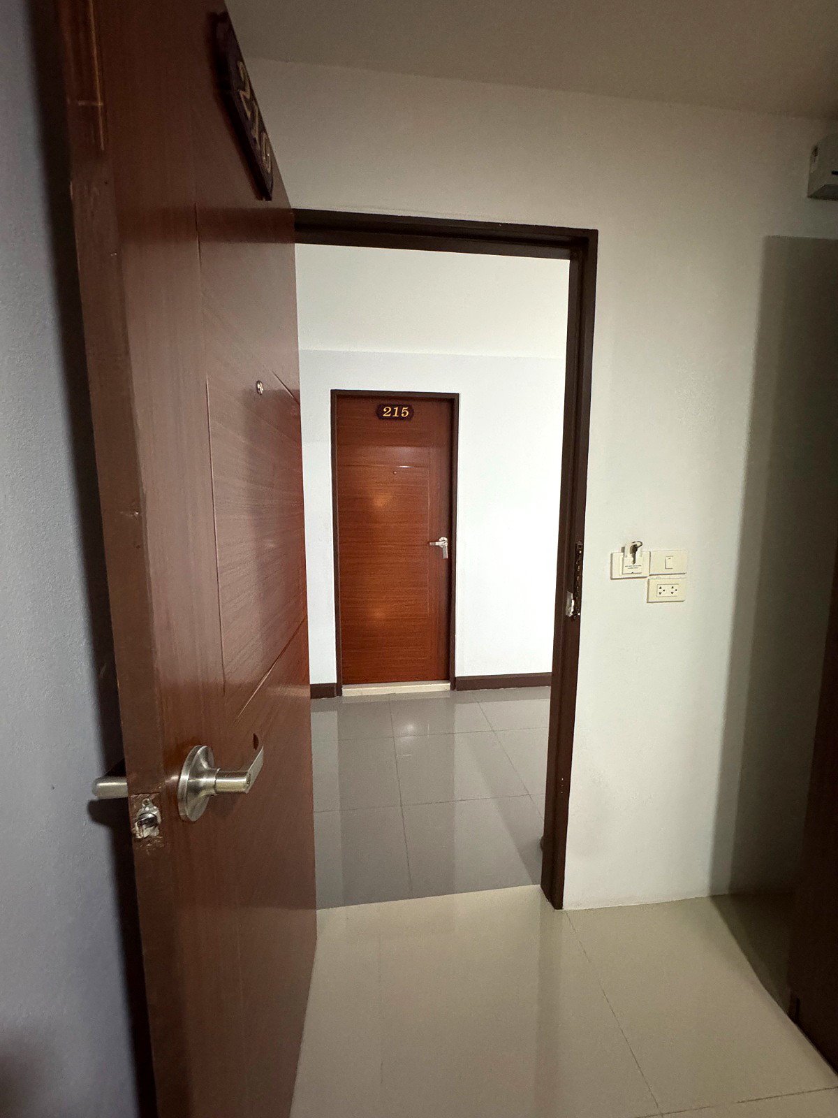 Pictures of TP Resident 26/32