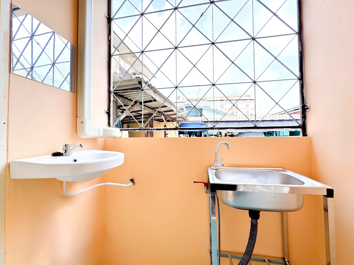 Pictures of UWM Hostel Sapanmai-Donmueng 33/39