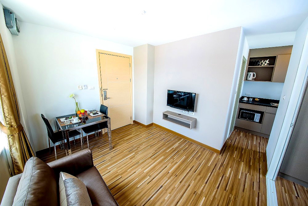 Pictures of violin sriracha 2/13