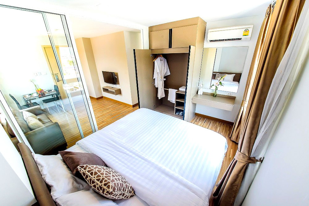 Pictures of violin sriracha 4/13