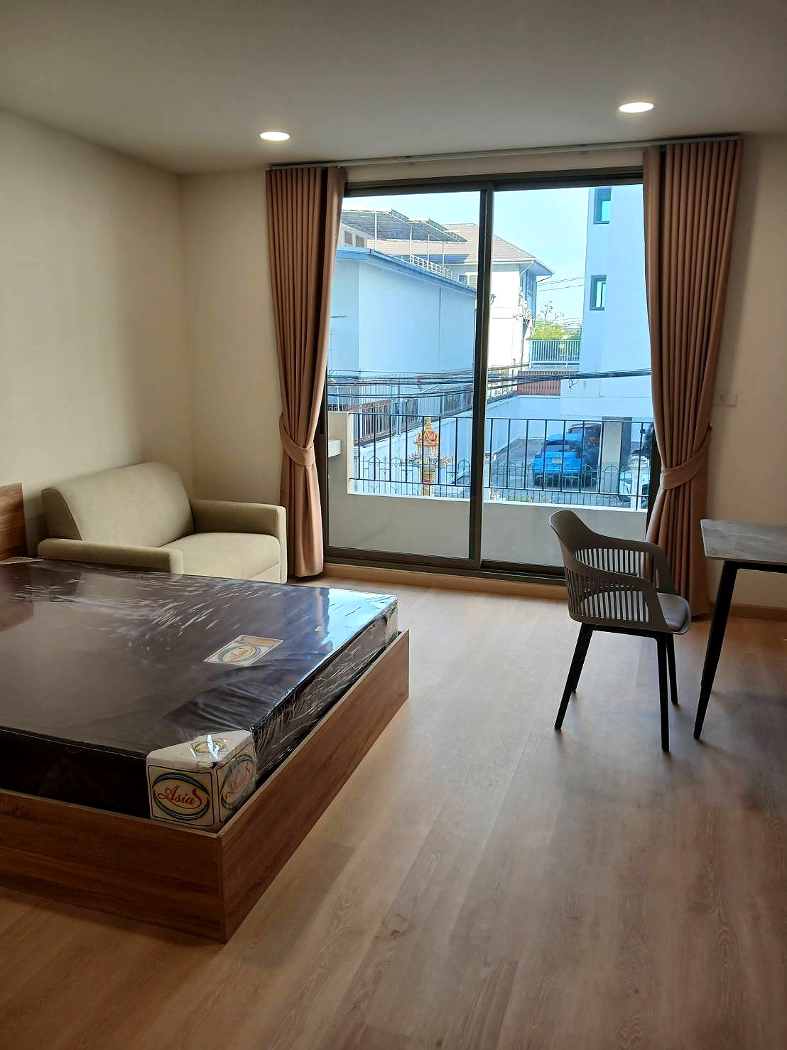 Pictures of KHONGKHWAN APARTMENT 1/5