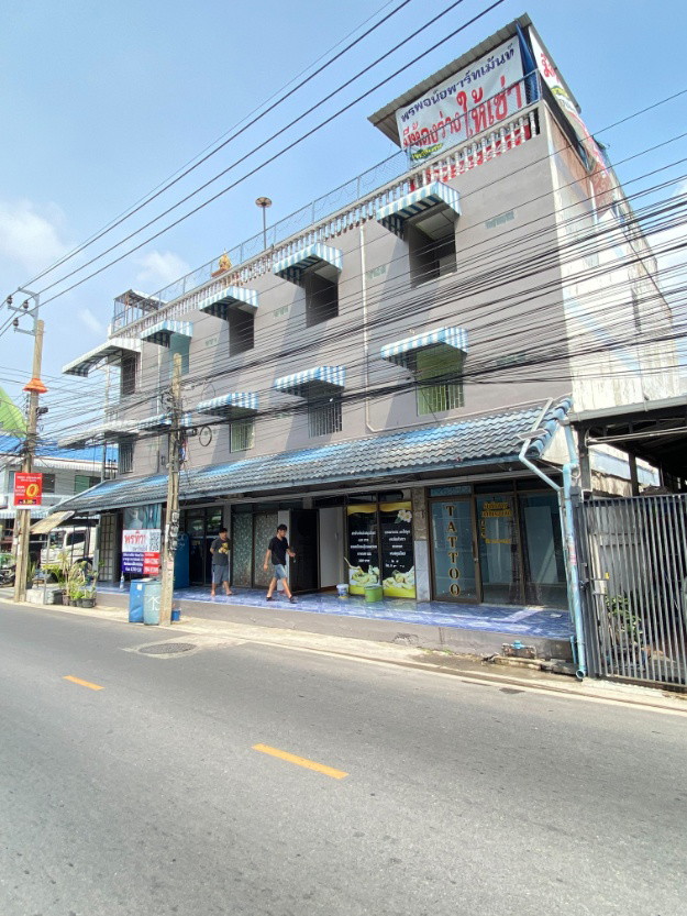 Condo · Mueang Samut Prakan — photo 1