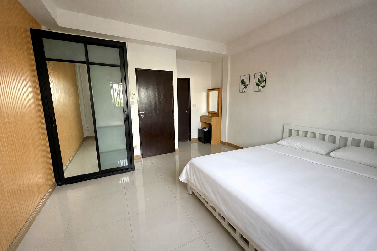 Pictures of ทีที Nuanchan 17 Apartment 3/8