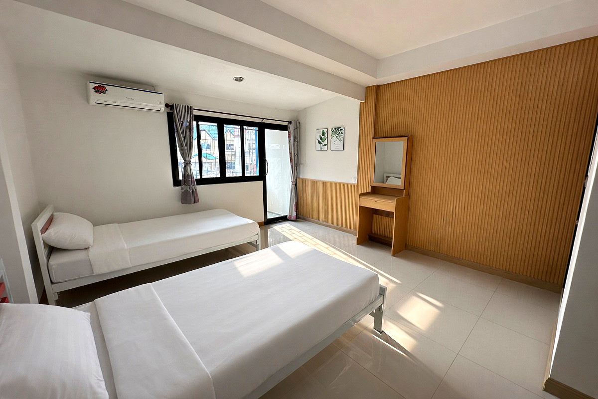 Pictures of ทีที Nuanchan 17 Apartment 2/8