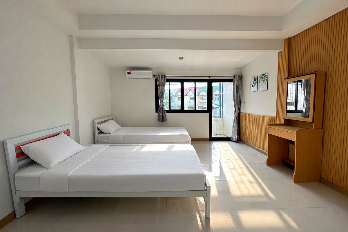 Pictures of ทีที Nuanchan 17 Apartment 1/8