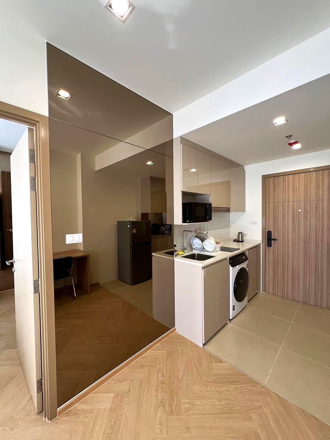 Pictures of Na Reva Charoennakhon 2/12