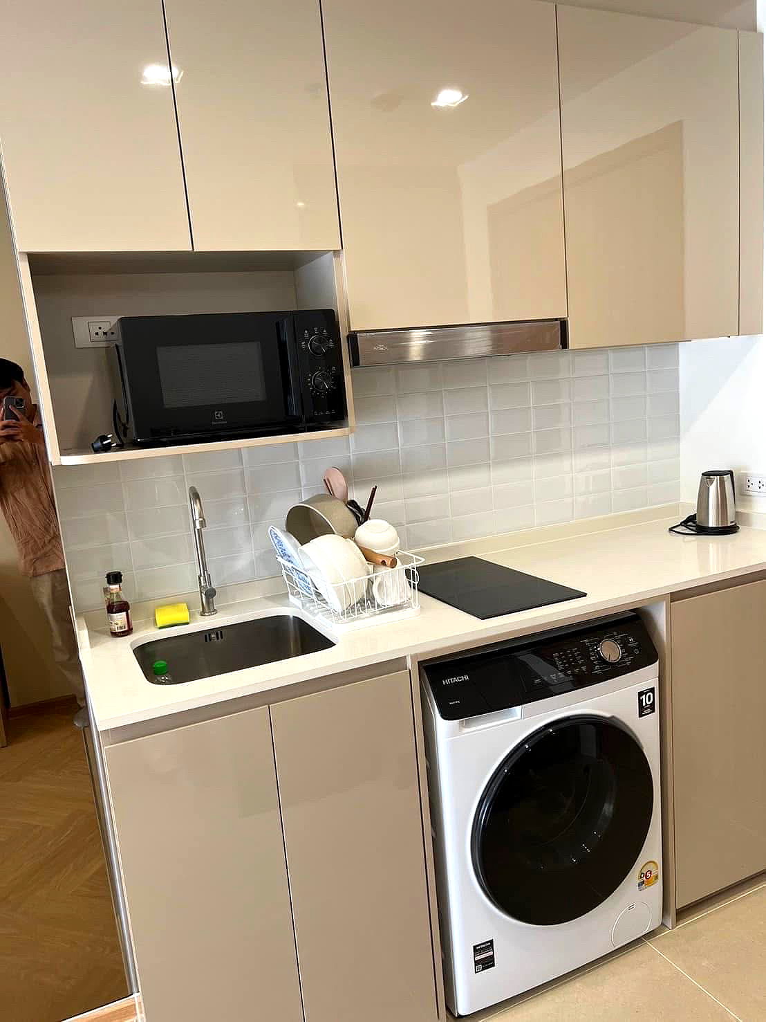 Pictures of Na Reva Charoennakhon 5/12