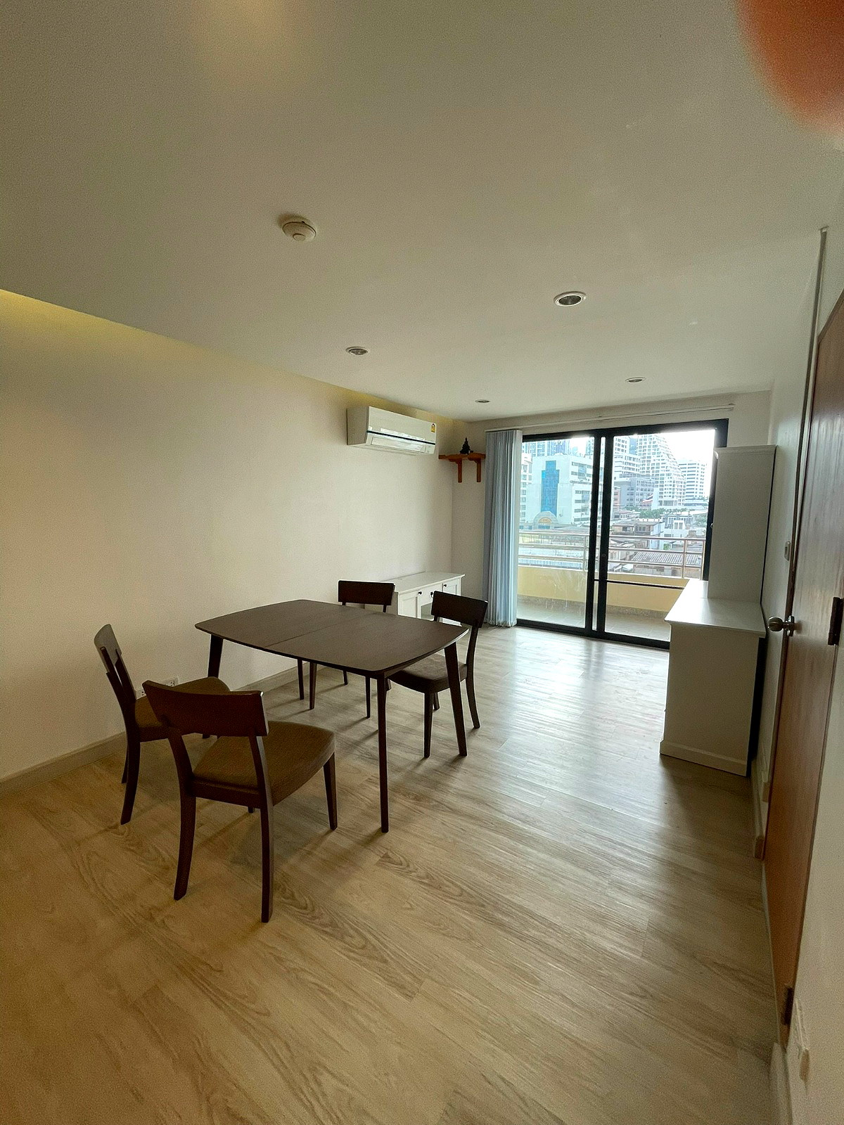 Pictures of Samphoom Garden 2/9