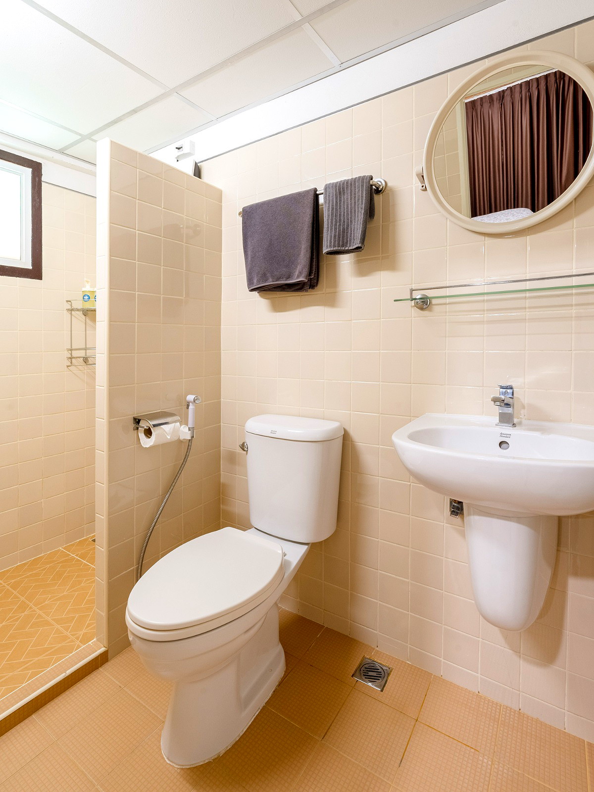 Pictures of Homies Rachada Hotel 6/12