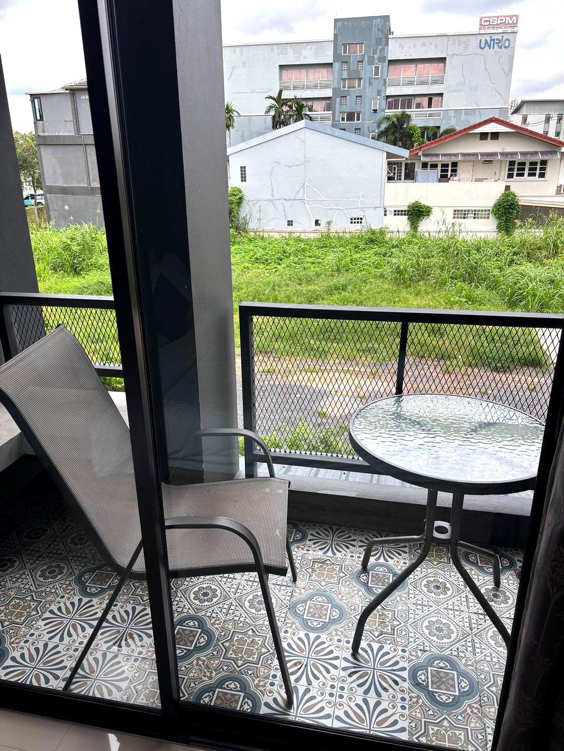 Pictures of The Lantern Suites with Maid Setvice 77/79