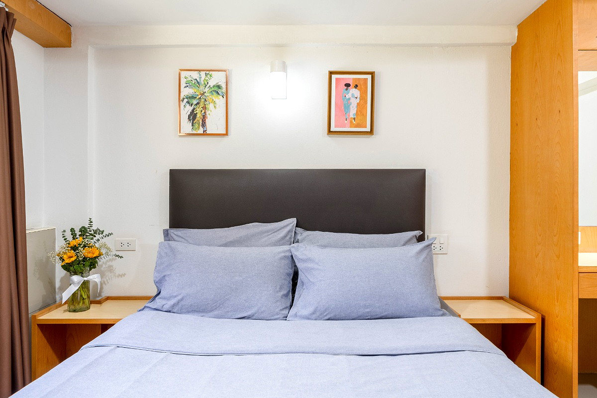 Pictures of Homies Rachada Hotel 8/12