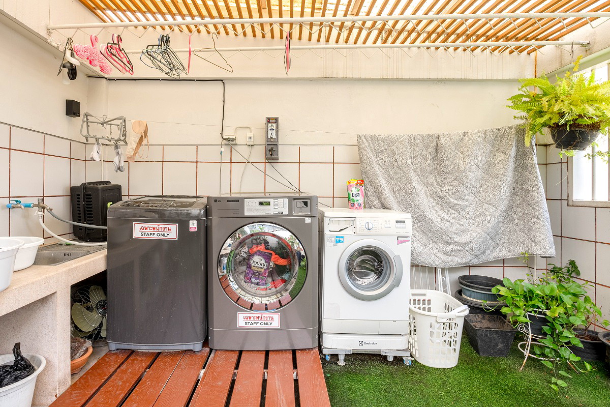 Pictures of Homies Rachada Hotel 11/12