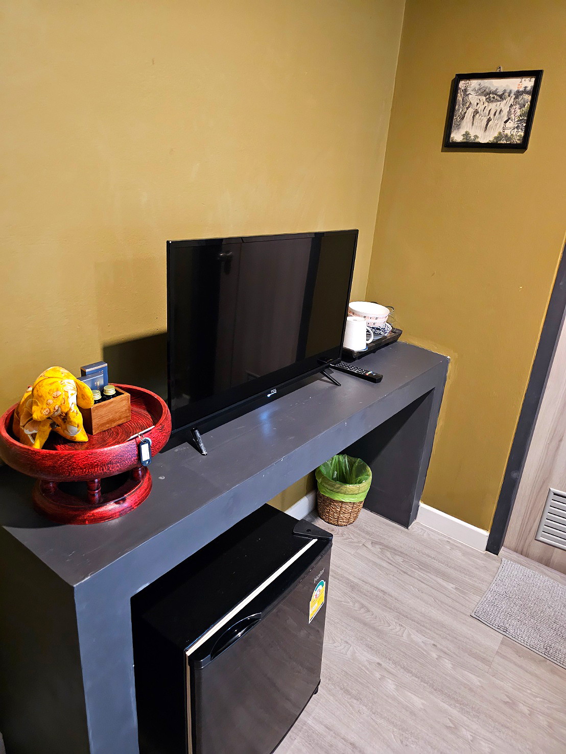 Pictures of The Lantern Suites with Maid Setvice 76/79