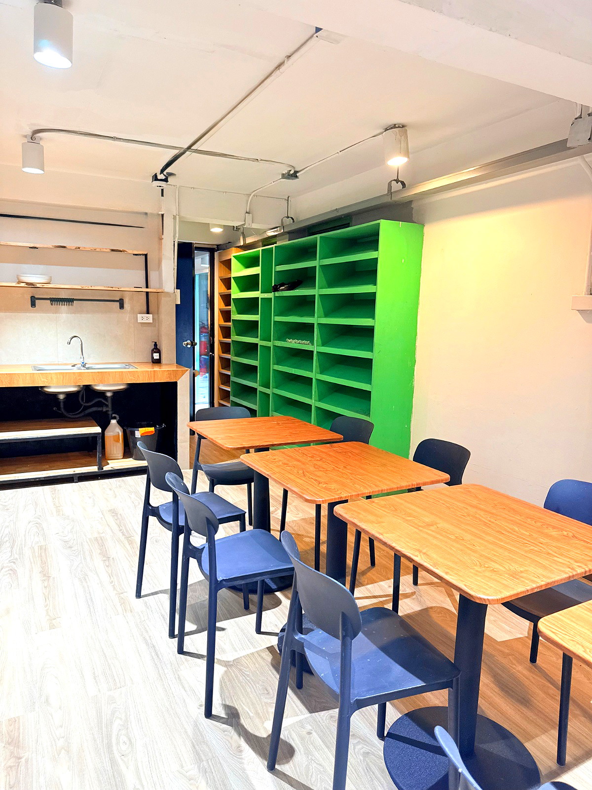 Pictures of [NEW] BHOME LIVING @ MRT Lumpini - Japanese style capsule only 150m to One Bangkok 6/9