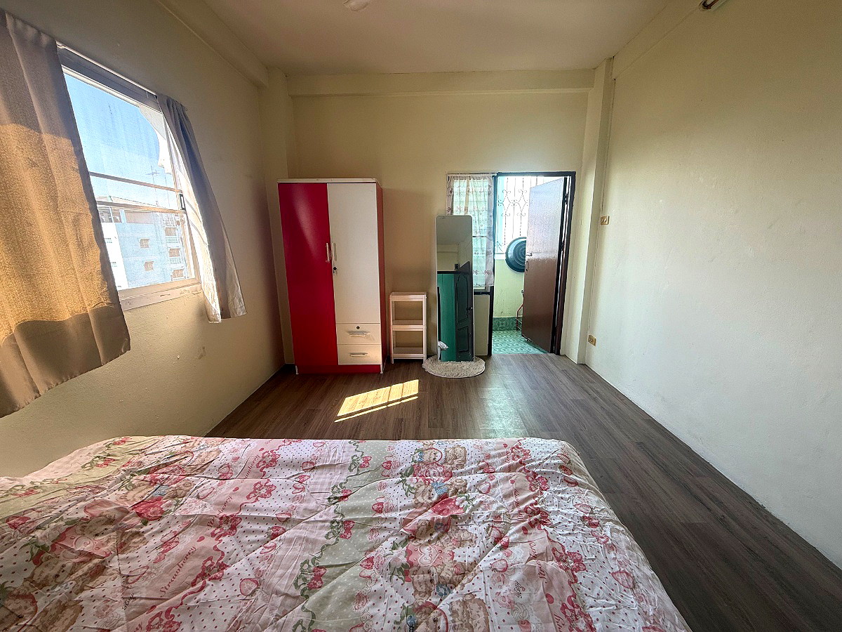 Pictures of Nuchbua Mansion 12/42