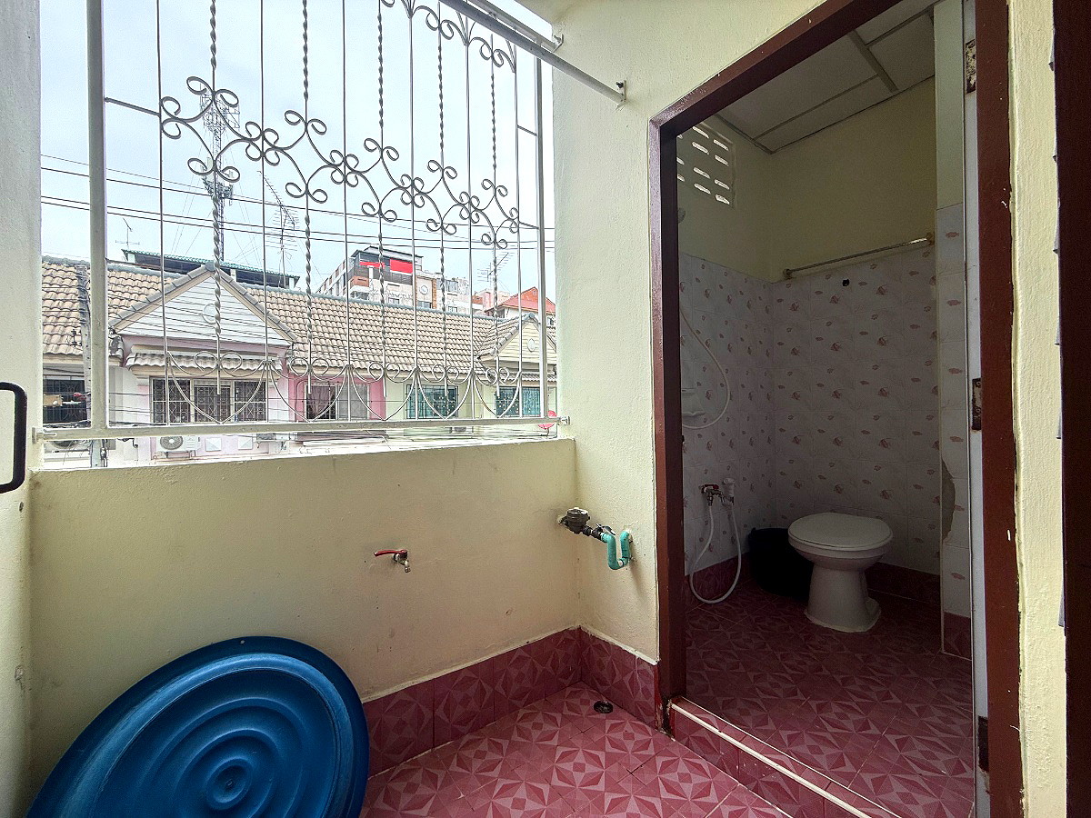 Pictures of Nuchbua Mansion 41/42