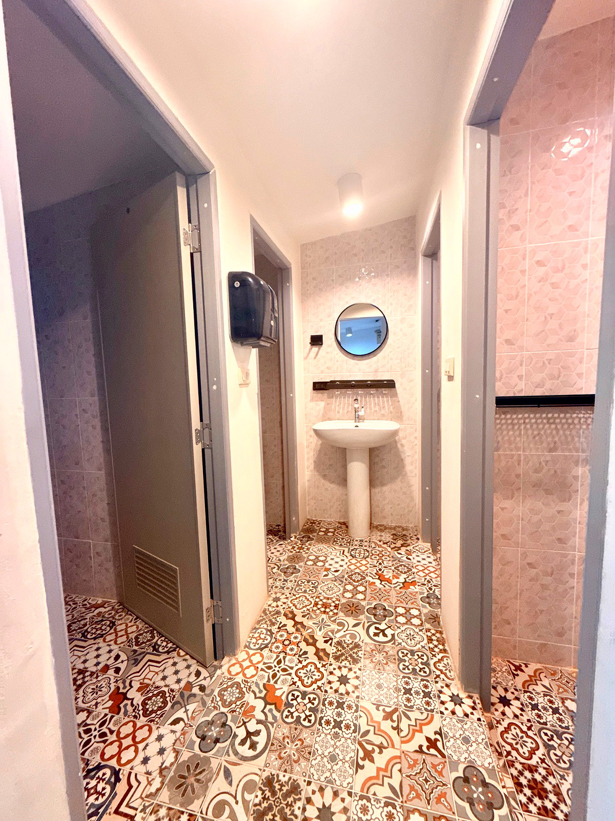 Pictures of [NEW] BHOME LIVING @ MRT Lumpini - Japanese style capsule only 150m to One Bangkok 7/9