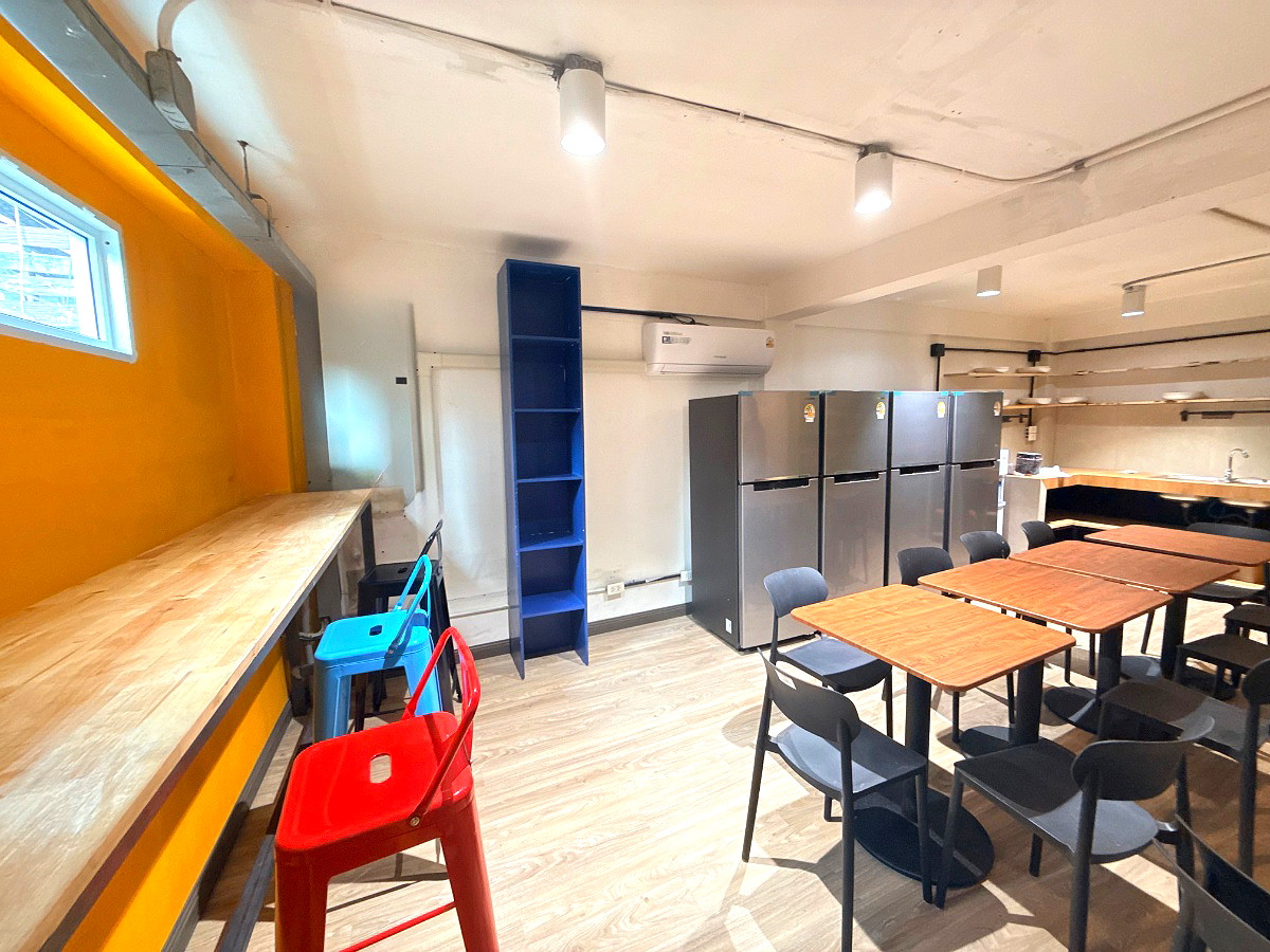 Pictures of [NEW] BHOME LIVING @ MRT Lumpini - Japanese style capsule only 150m to One Bangkok 4/9