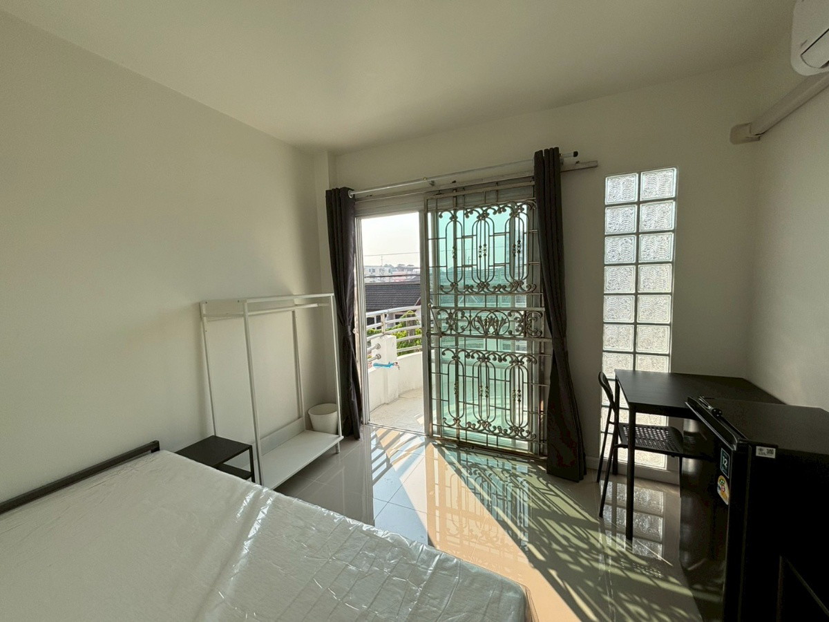 Condo · Huai Khwang, bangkok — photo 5