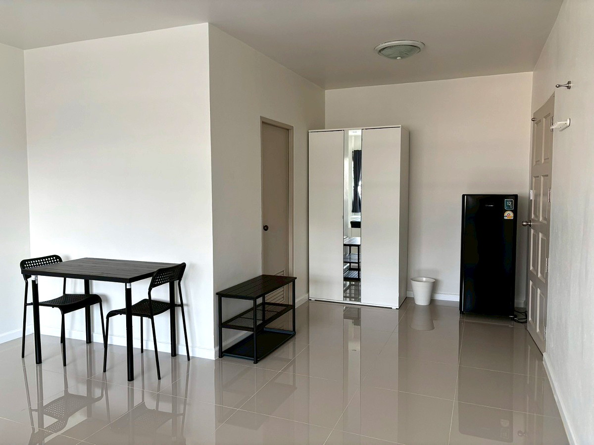 Pictures of Thanyathorn Residence, near MRT Huai Khwang, Soi Pracha Rat Bamphen 26 2/15