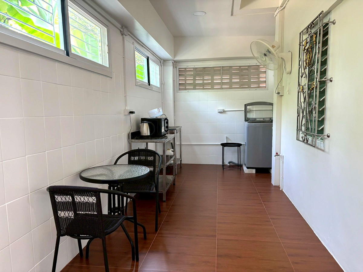 Pictures of Thanyathorn Residence, near MRT Huai Khwang, Soi Pracha Rat Bamphen 26 11/15