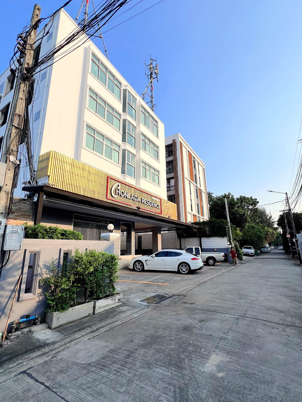 Pictures of Chonlada Residence 3/16