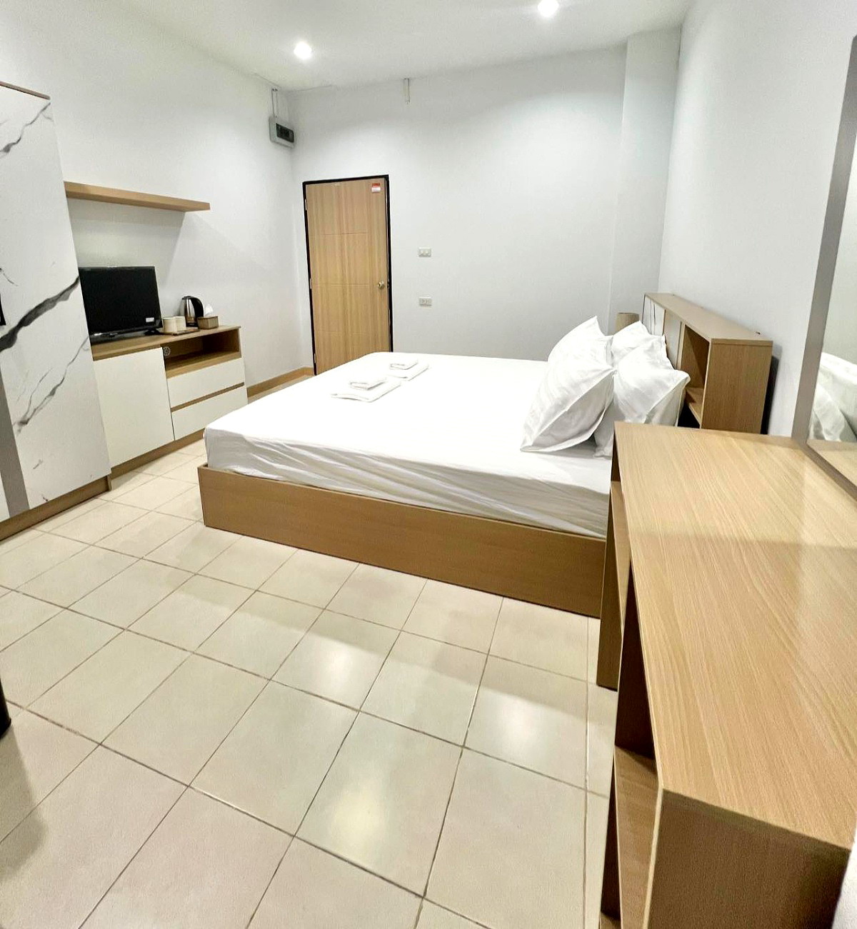 Pictures of Chonlada Residence 8/16