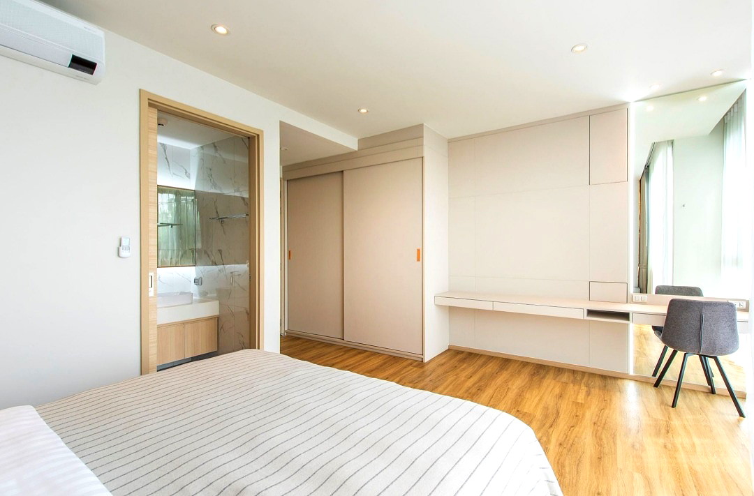 Pictures of Bearing residence  9/37