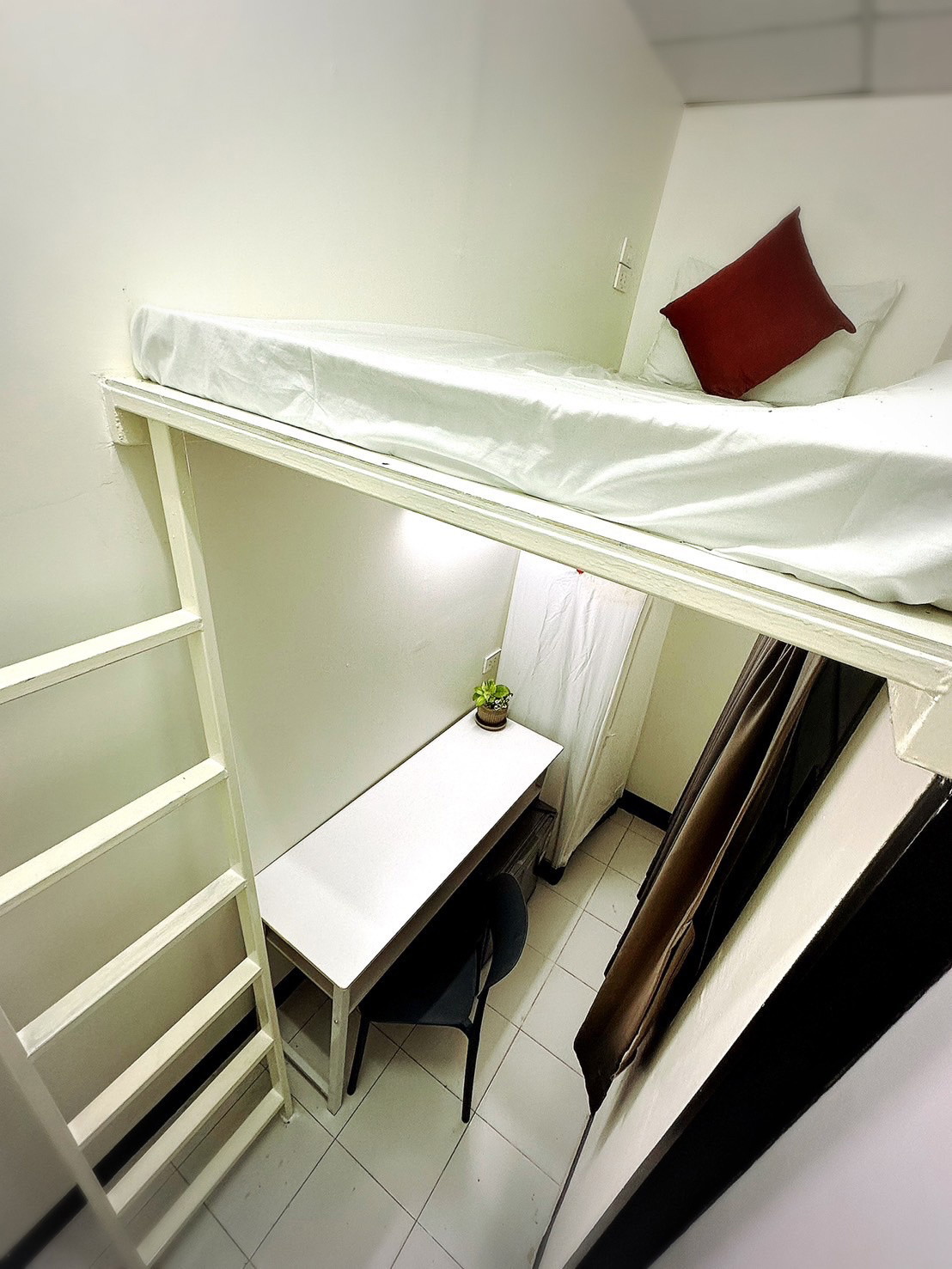 Condo · Khlong Toei, bangkok — photo 2
