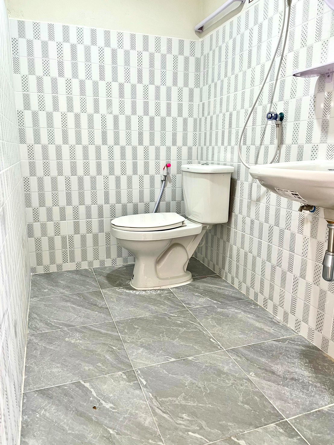 Pictures of Varaporn Sinsin Apartment 7/7