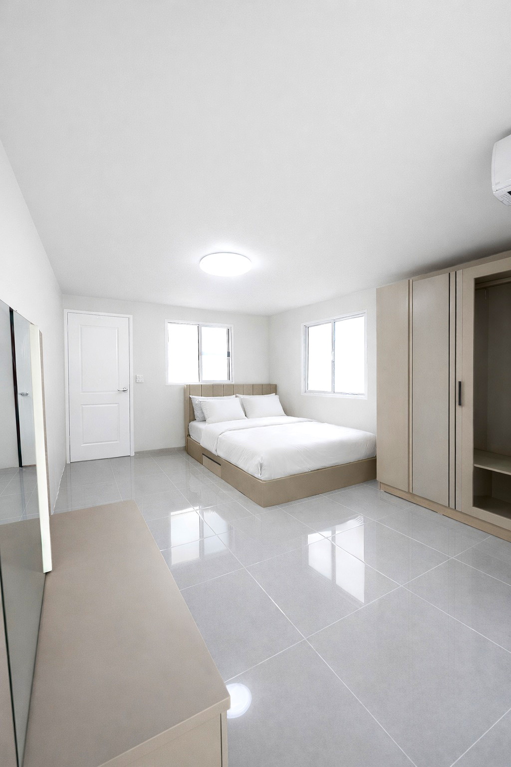 Pictures of Varaporn Sinsin Apartment - Near Central Westgate 1/7