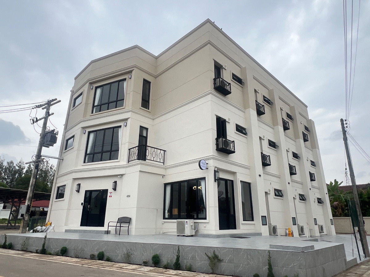 Condo — photo 1