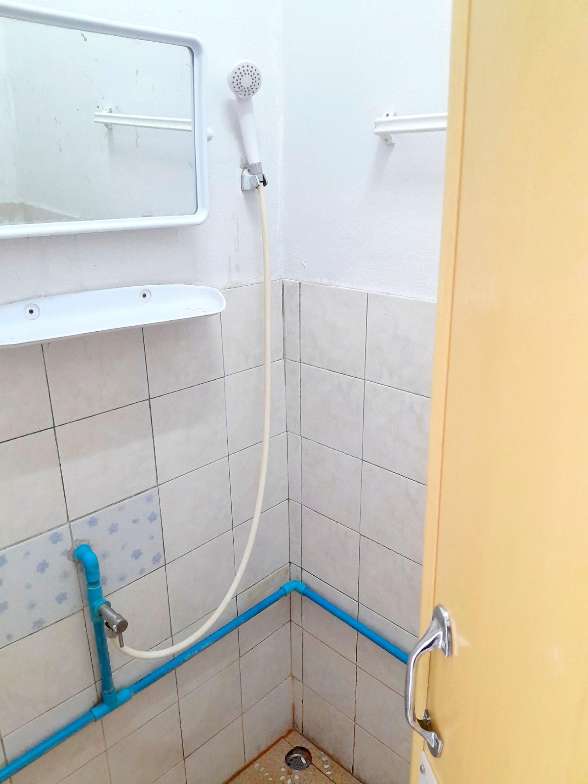 Pictures of Khun Pa's Dormitory, Khlong Luang 20 7/10