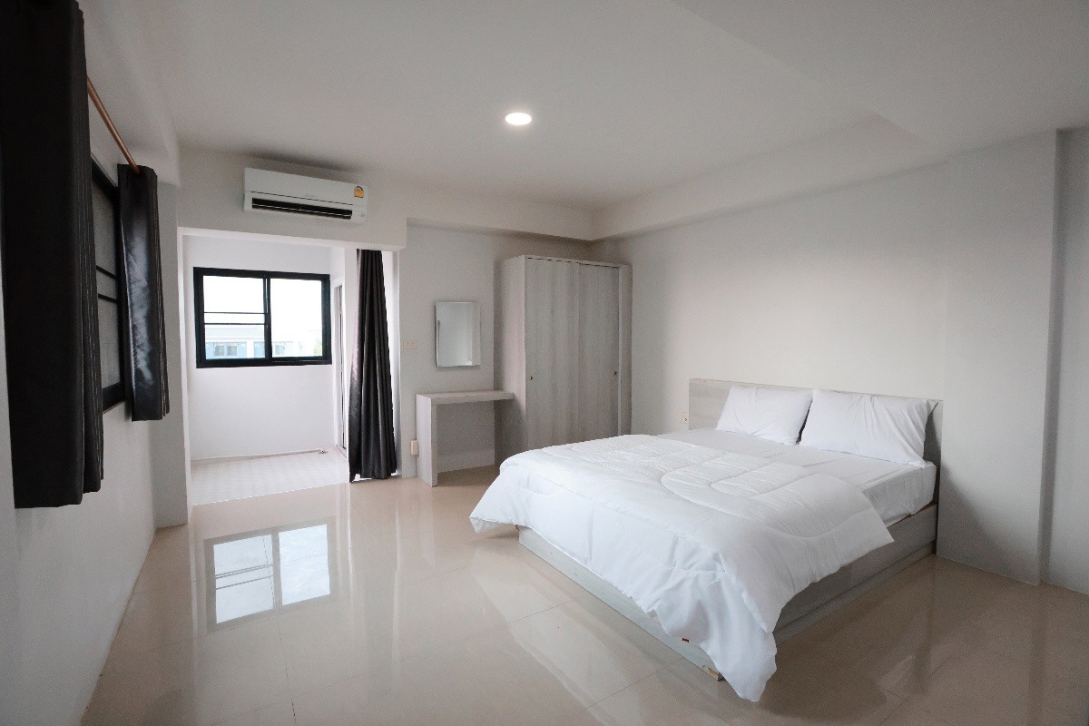 Condo — photo 2