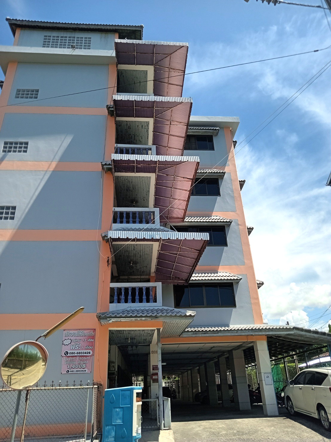 Pictures of Laksiri Mansion 42/47