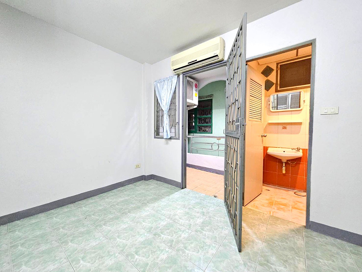 Pictures of ิBanwatlum apartment 14/47