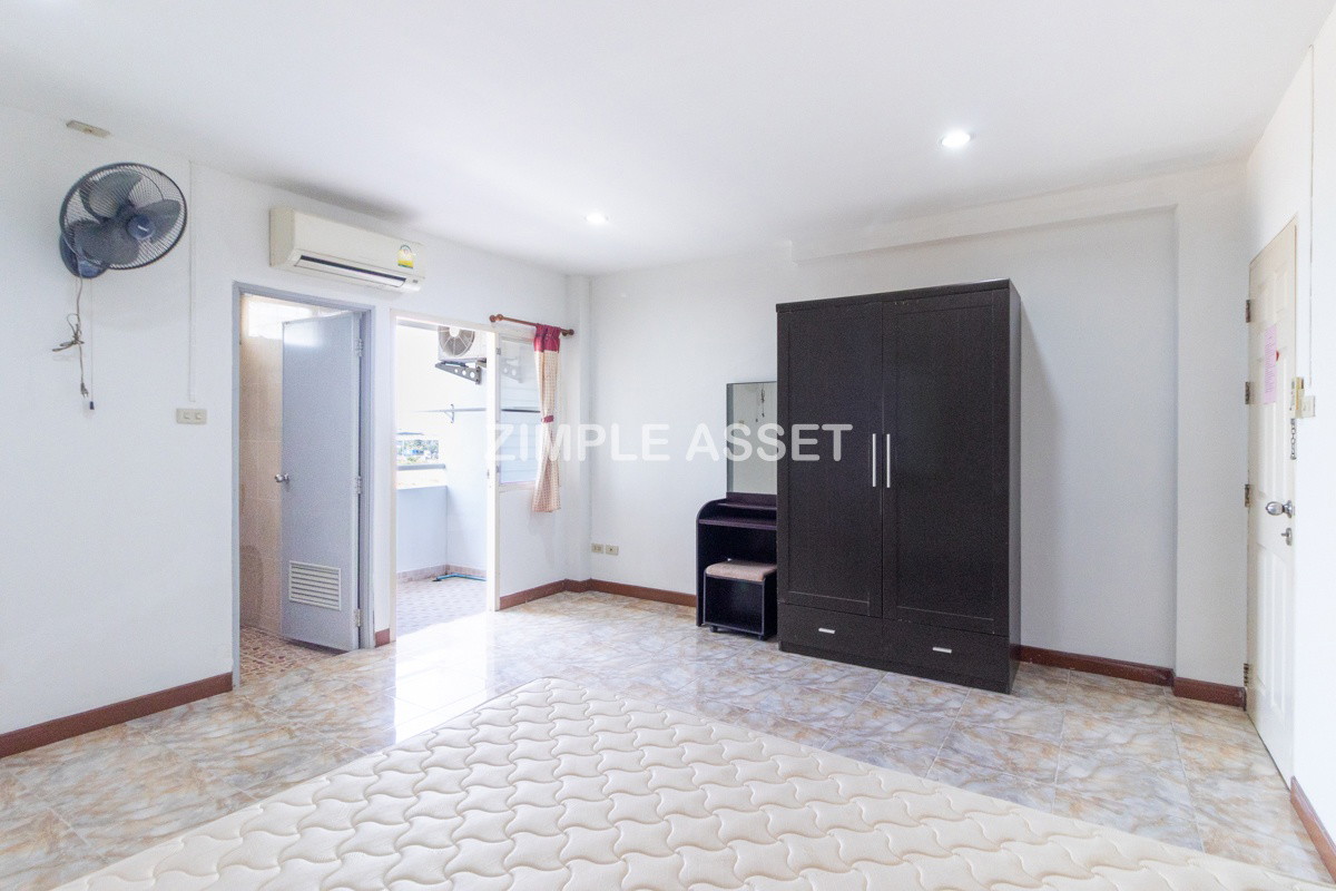 Condo — photo 3