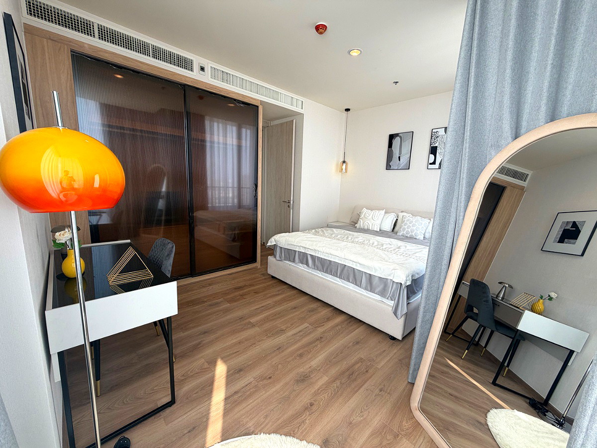 Pictures of Noble Form Thonglor 20/29