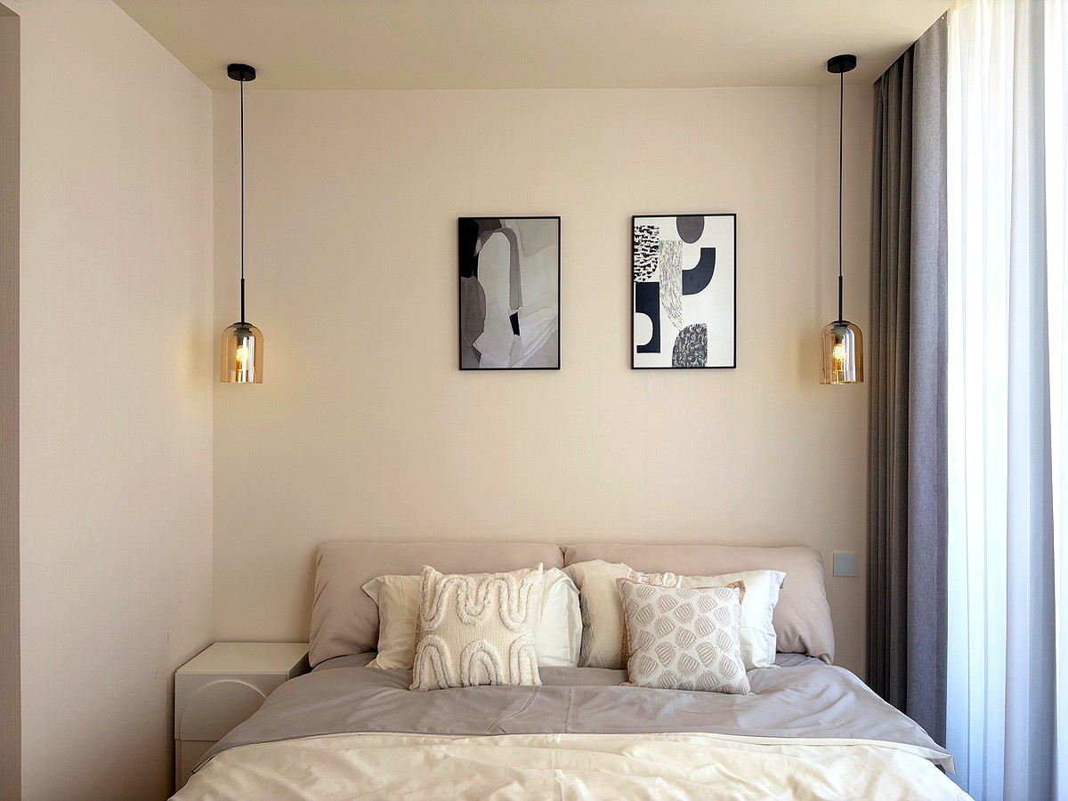 Pictures of Noble Form Thonglor 10/29