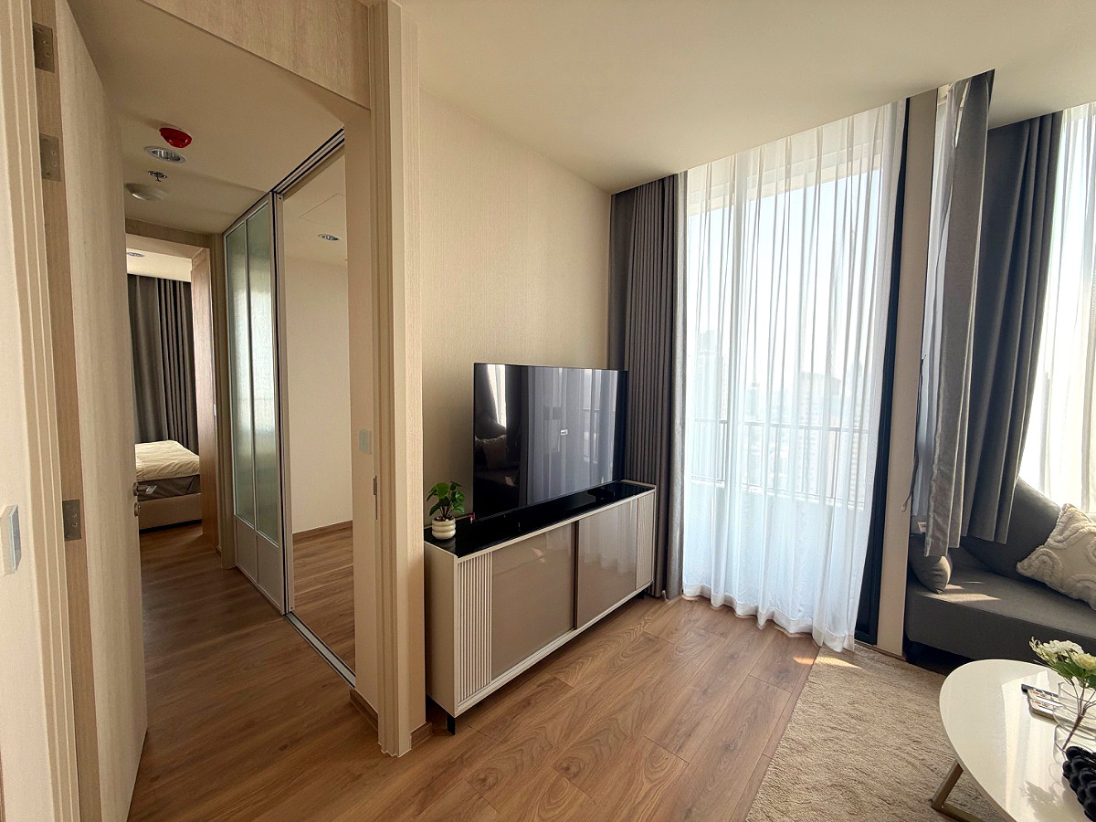 Pictures of Noble Form Thonglor 27/29