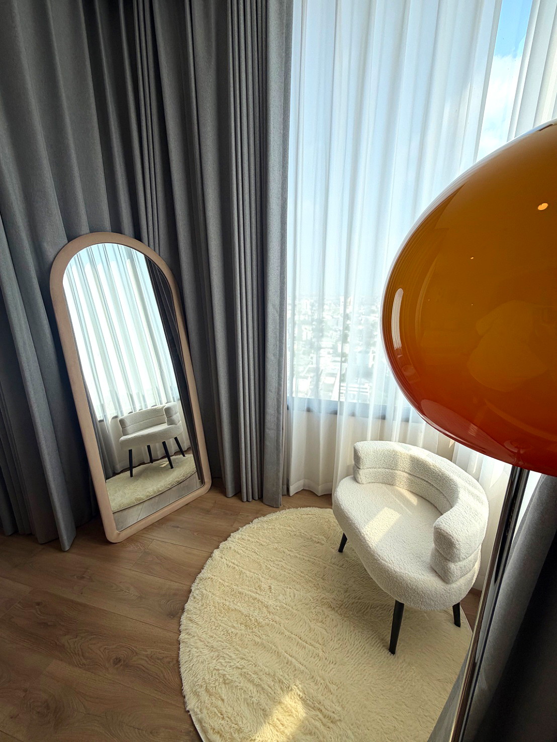 Pictures of Noble Form Thonglor 17/29