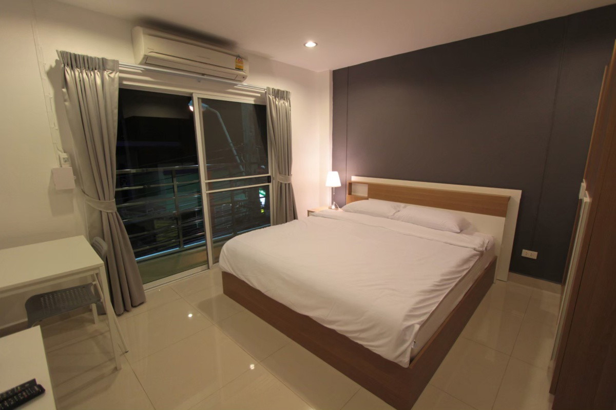 Condo · Huai Khwang, bangkok — photo 4