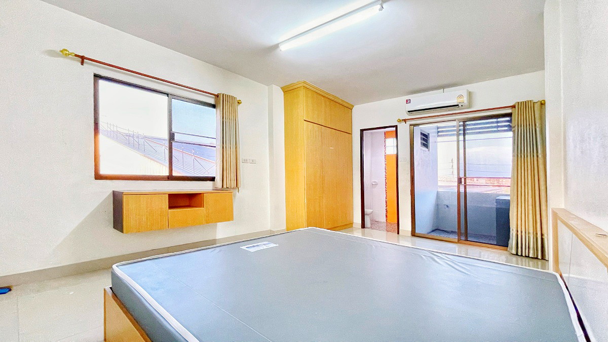 Pictures of Varunya Apartment 15/24