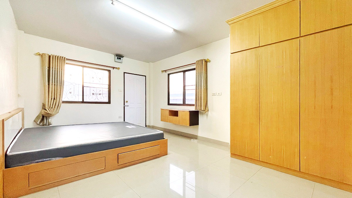 Pictures of Varunya Apartment 13/24