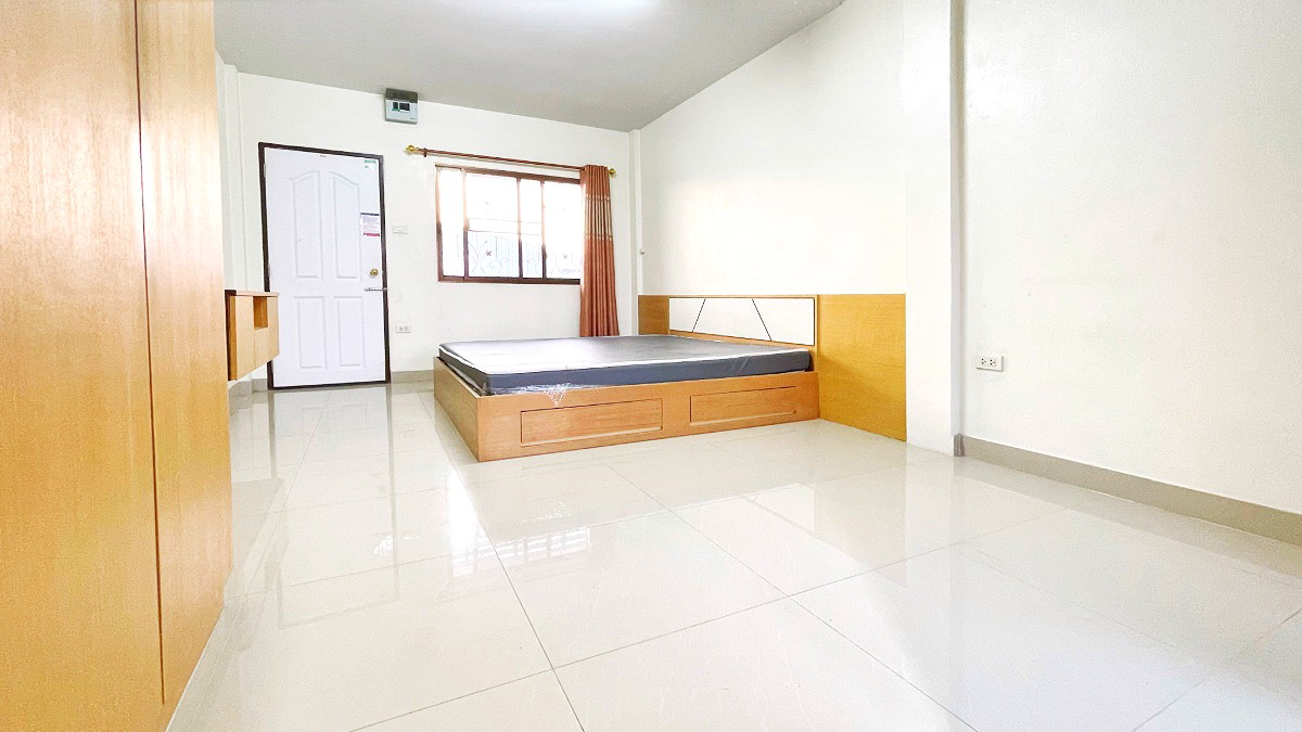 Pictures of Varunya Apartment 23/24