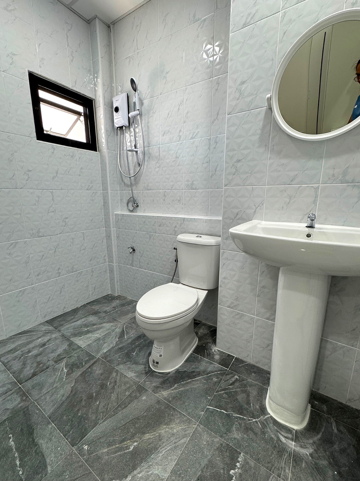 Pictures of Pataravarit place 11/16