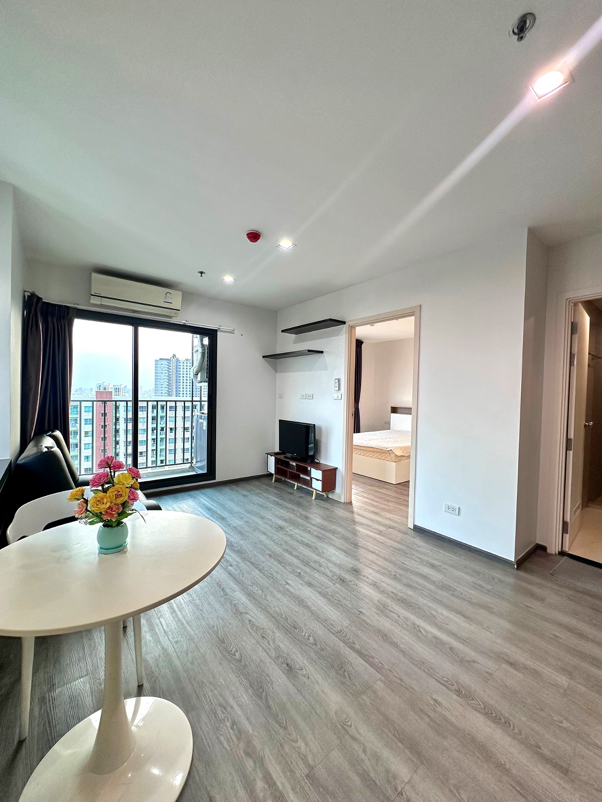 รูปภาพ ริชพาร์ค ทริปเปิ้ลสเตชั่น | อพาร์ทเม้นท์ หอพัก ที่พัก ห้องพัก - รูปที่ 1/12